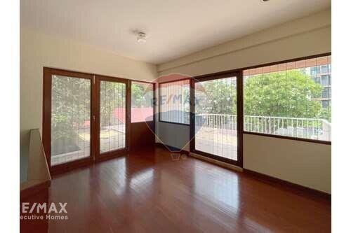 Charming Detached House with Private Pool/Garden near Nana BTS