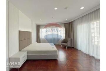 Luxurious 3 Bedroom Condo with 250 Sqm. in Phrom Phong - Newly Renovated