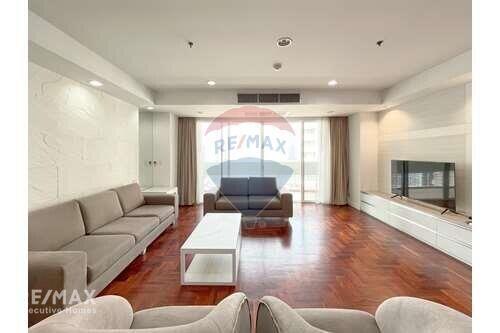 Luxurious 3 Bedroom Condo with 250 Sqm. in Phrom Phong - Newly Renovated