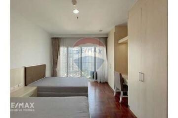 Luxurious 3 Bedroom Condo with 250 Sqm. in Phrom Phong - Newly Renovated