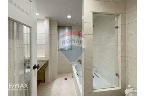 Luxurious 3 Bedroom Condo with 250 Sqm. in Phrom Phong - Newly Renovated