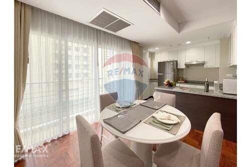 Luxurious 2 Bedroom Condo with Outstanding Amenities in Phrom Phong