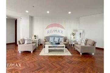 Luxurious 2 Bedroom Condo with Outstanding Amenities in Phrom Phong