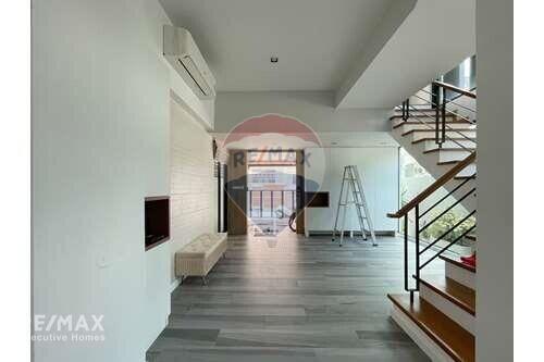 Pet-friendly Townhouse with 31 Bedrooms near BTS Ekkamai