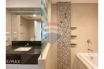 Pet Friendly 4-Bedrooms Condo with Large Balcony in Ekkamai