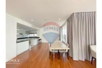 Pet Friendly 3 Bedrooms Condo with Newly Renovated Large Balcony in Ekkamai