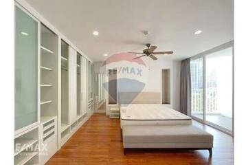 Pet Friendly 3 Bedrooms Condo with Newly Renovated Large Balcony in Ekkamai