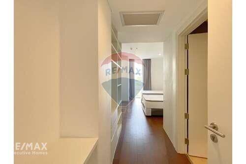 Pet Friendly 3 Bedrooms Condo with Newly Renovated Large Balcony in Ekkamai