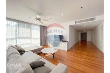 Pet Friendly 3 Bedrooms Condo with Newly Renovated Large Balcony in Ekkamai