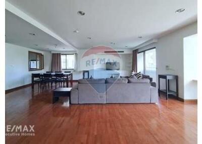 Spacious 3-Bed Condo with Maid