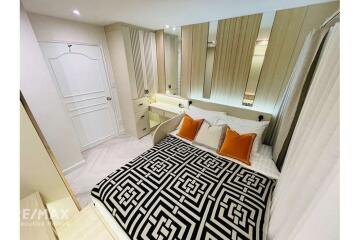 Large 3-bed condo near Sathorn at great price.