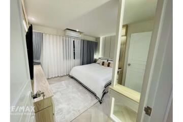 Large 3-bed condo near Sathorn at great price.