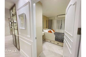 Large 3-bed condo near Sathorn at great price.