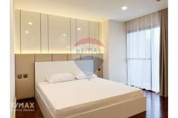 Spacious 3BR Corner Unit near BTS Phrom Phong - Ideal for Families