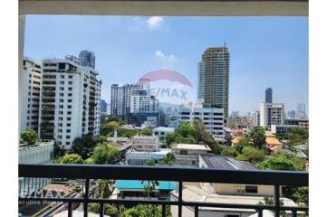 Spacious 3 Bedroom Condo Near BTS Phrom Phong - Great Value!