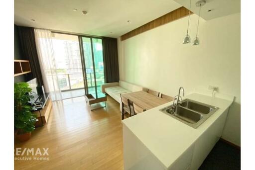 Modern Aqua Condo near BTS Thonglor  Prime Location  7 Mins Walk