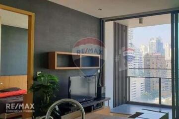 Modern Aqua Condo near BTS Thonglor  Prime Location  7 Mins Walk