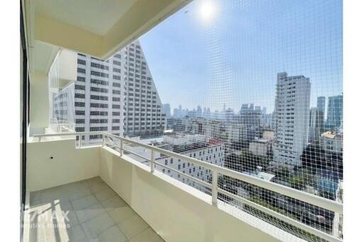 Stunning Corner Condo with BTS Nana Views, Only 3 Mins Walk Away!