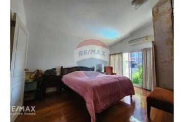 Spacious 4-Bed Condo in BTS Phrom Phong, Perfect for Pet Owners and Entrepreneurs