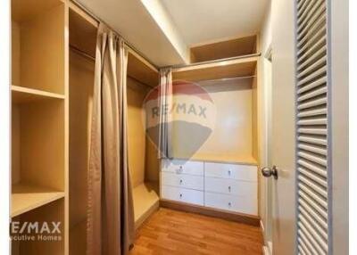 Spacious 3 Bedroom Condo near BTS Phrom Phong - Affordable Price!