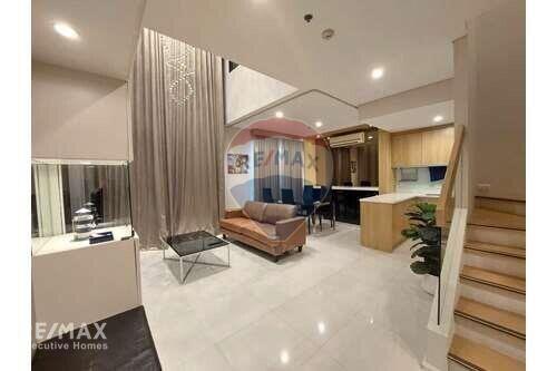 Stunning 1 Bedroom Duplex Condo in Villa Asoke  MRT Phetchaburi 2 Mins Walk