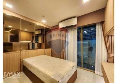 Luxurious Pet Friendly 3 Bedroom Condo with Easy BTS Access in Phra Khanong