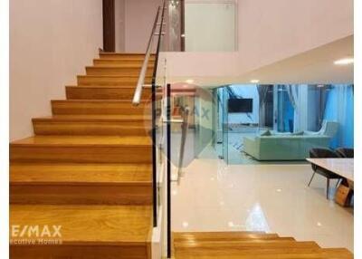 Luxurious Pet Friendly 3 Bedroom Condo with Easy BTS Access in Phra Khanong