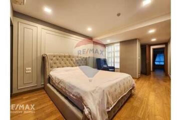 Luxurious Pet Friendly 3 Bedroom Condo with Easy BTS Access in Phra Khanong