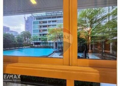 Luxurious Pet Friendly 3 Bedroom Condo with Easy BTS Access in Phra Khanong