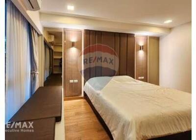 Luxurious Pet Friendly 3 Bedroom Condo with Easy BTS Access in Phra Khanong