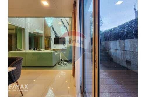 Luxurious Pet Friendly 3 Bedroom Condo with Easy BTS Access in Phra Khanong