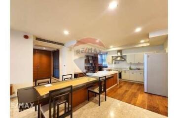 Pet-friendly 3 Bed Condo with BTS Phra Khanong 6 Mins Walk