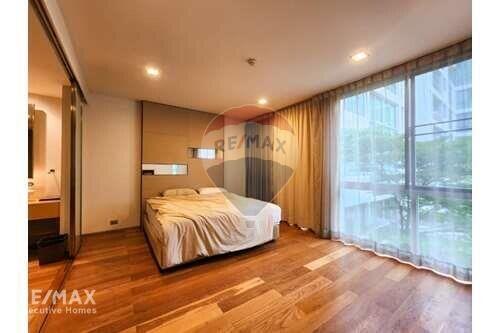 Pet-friendly 3 Bed Condo with BTS Phra Khanong 6 Mins Walk