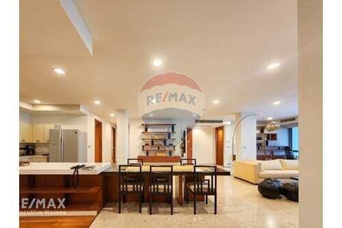 Pet-friendly 3 Bed Condo with BTS Phra Khanong 6 Mins Walk