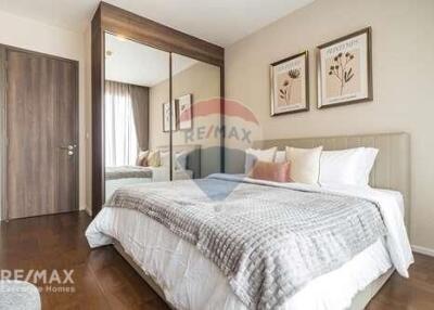 Luxurious 3 Bedroom Corner Unit with Breathtaking River Views in Prime Condo Location