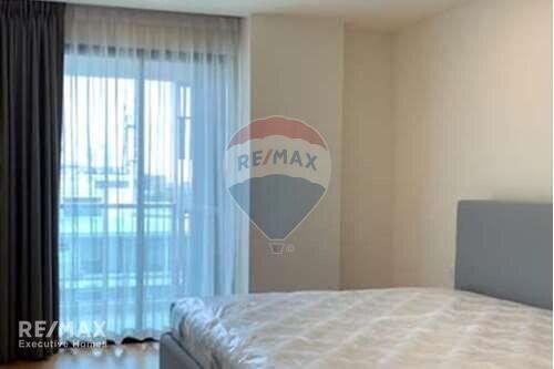 Spacious 3 Bedroom Condo with Proximity to BTS Ekamai - For Rent