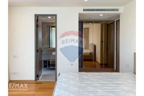 Spacious 3 Bedroom Condo with Proximity to BTS Ekamai - For Rent