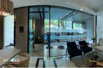 Spacious 3 Bedroom Condo with Proximity to BTS Ekamai - For Rent