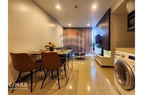 Pet-friendly 2 Bedroom Condo near Thonglor BTS - Prime Location