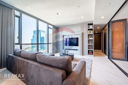 Luxurious 2 Bedroom Condo in Thonglor - Must-See Stunning Property