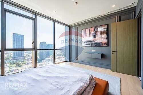 Luxurious 2 Bedroom Condo in Thonglor - Must-See Stunning Property