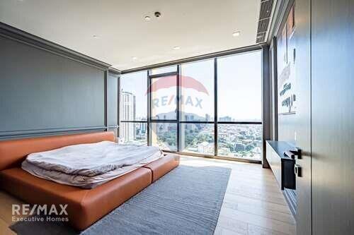 Luxurious 2 Bedroom Condo in Thonglor - Must-See Stunning Property