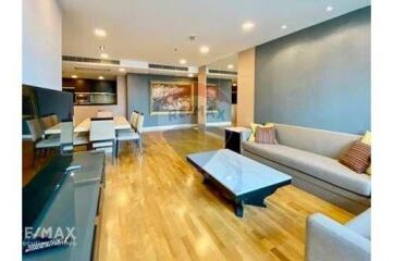 Spacious 2 Bed Condo with Easy BTS Access near Sathorn and Chong Nonsi