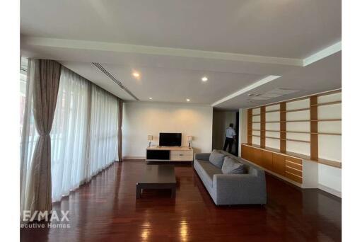 Pet-Friendly 2 Bedroom Condo in Sukhumvit Soi49