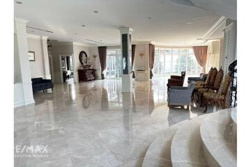 Detached House for Rent in Lat Phrao 35 - Spacious and Modern Single House