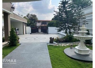 Detached House for Rent in Lat Phrao 35 - Spacious and Modern Single House