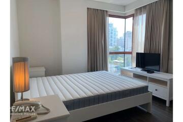 Luxurious Condo for Rent at The Crest Ruamrudee with BTS Ploenchit Access