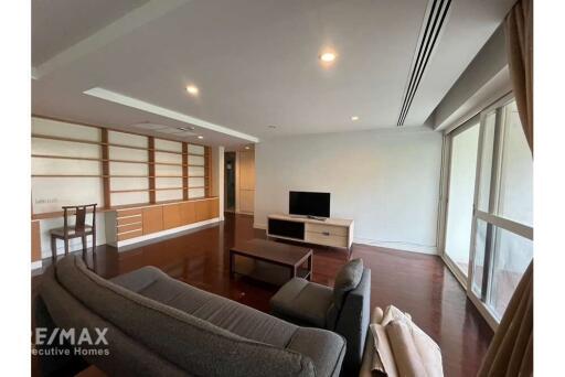 Pet-Friendly 1-Bedroom Condo in Sukhumvit 49