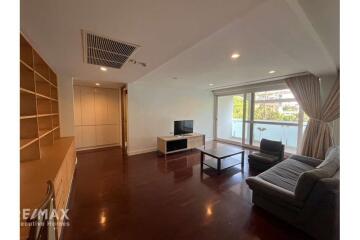 Pet-Friendly 1-Bedroom Condo in Sukhumvit 49