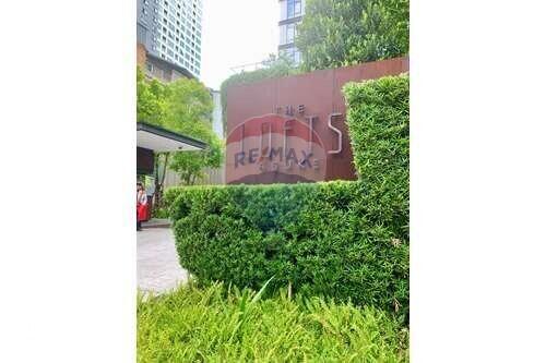 1 Bed 1 Bath Condo in Asoke for Sale  MRT Phetchaburi 4 Mins Walk